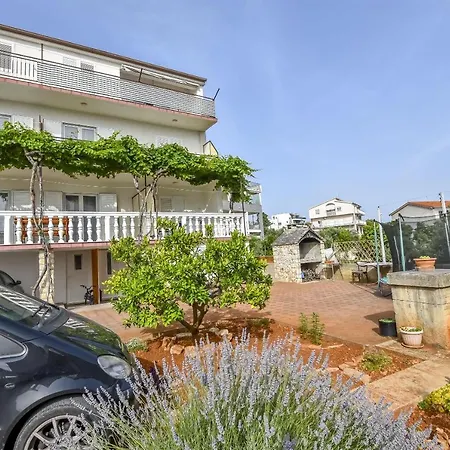 Nera プリモシュテン