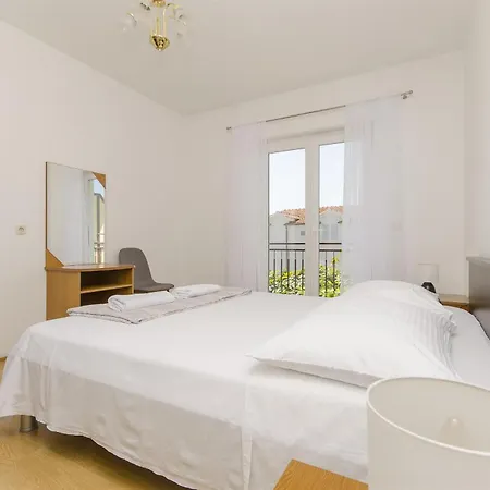 Nera Apartment *